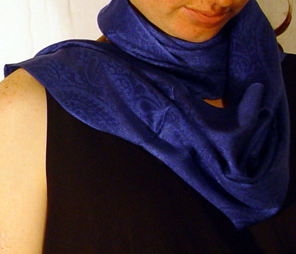 70% pashmina/30% silk true blue Jacquard muffler