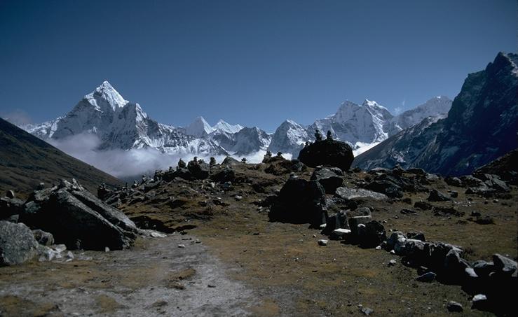 Cairns above Duglha