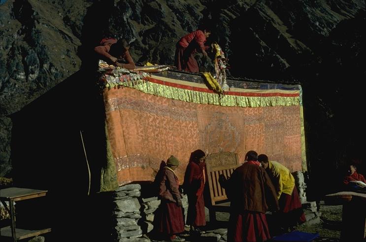 Preparing for the Mani Rimdu festival at Tengboche